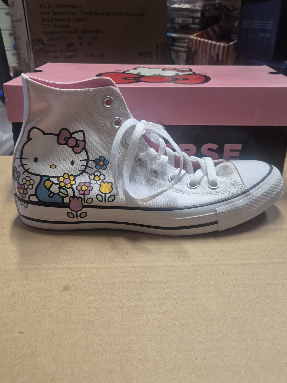 Converse Hello Kitty Chuck Taylor All Star Size 9.5 Womens